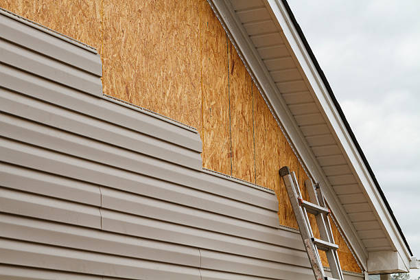 Professional Siding Repair technician working in Hope Mills, NC
